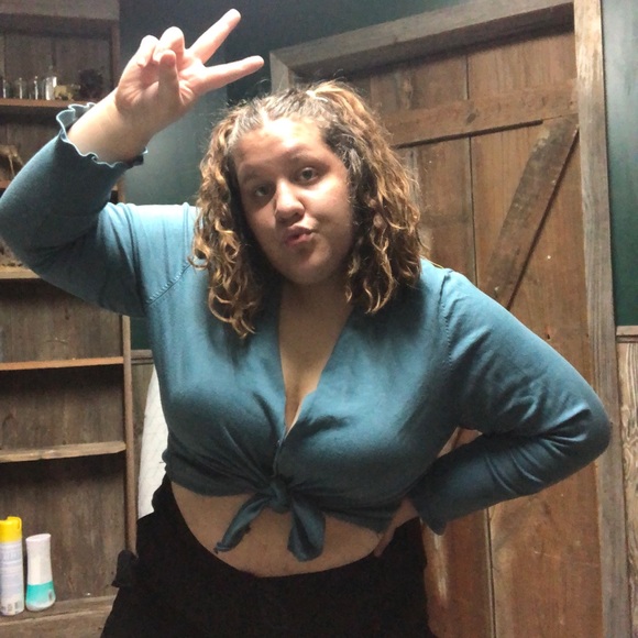 my name is ashlyn but that’s kinda irrelevant 💀 - Picture 3 of 5